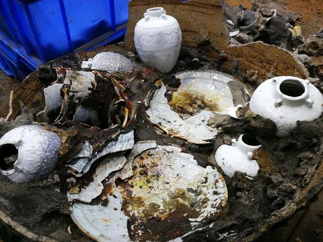 神秘巨船沉没深海800年中国花费3亿打捞竟发现8万件珍宝(图3) 神秘巨船沉没深海800年中国花费3亿打捞竟发现8万件珍宝(图3)