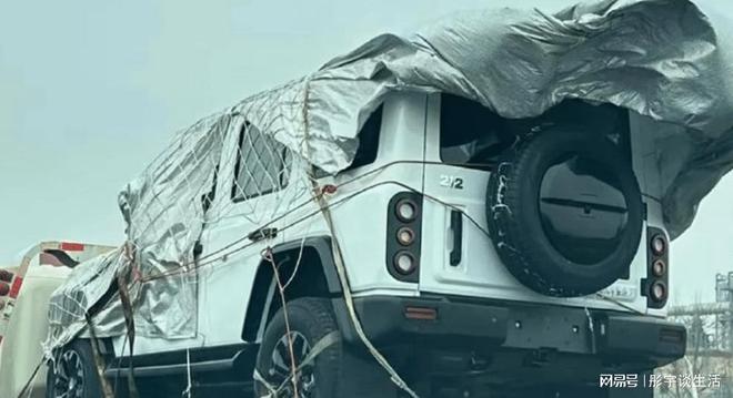 中国造了一辆奔驰大G! 越野车“鼻祖”正式复活 两把锁仅9万(图4) 中国造了一辆奔驰大G! 越野车“鼻祖”正式复活 两把锁仅9万(图4)