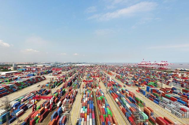 中国制造业“黑马”:从负债3亿到全球第一力压三一和中联重科(图2) 中国制造业“黑马”:从负债3亿到全球第一力压三一和中联重科(图2)