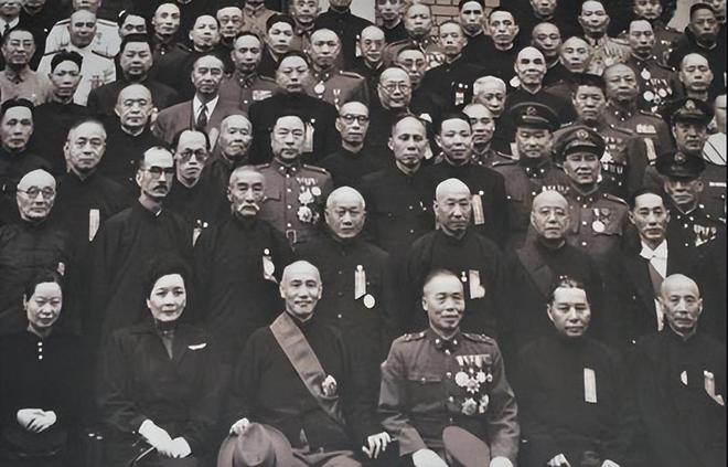 袁世凯只当了83天皇帝“袁大头”却造了75亿枚这是为什么?(图8) 袁世凯只当了83天皇帝“袁大头”却造了75亿枚这是为什么?(图8)