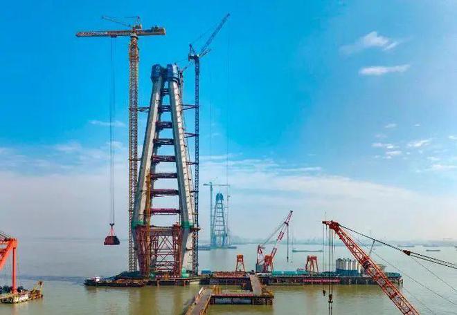 跨越天堑！“中国造”万吨米塔机挑战世界级工程(图2)