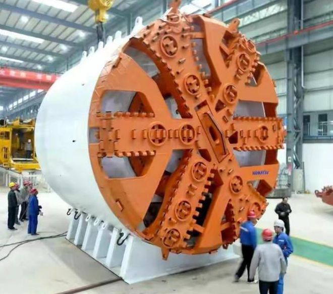 全球最大直径盾构机主轴承中国造出来了！基建狂魔这回坐实了？(图2)