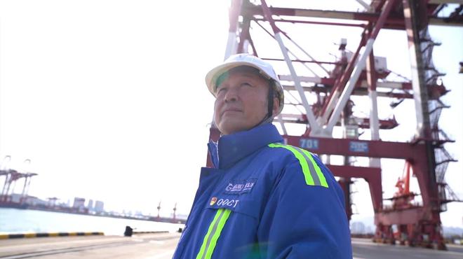 “人民工匠”许振超：技术工人是中国现代化建设的强大支撑是中国制造的脊梁(图2)