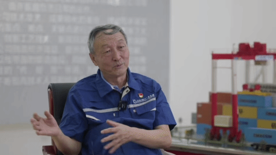 “人民工匠”许振超：技术工人是中国现代化