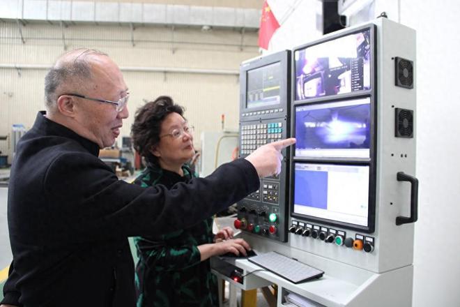 轮到中国卡别人脖子了！中国科学家攻克新型