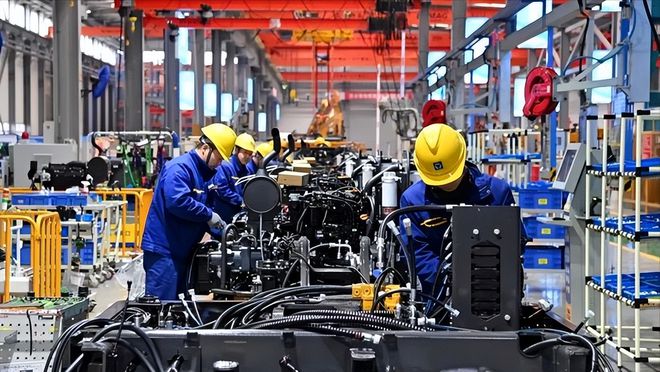 中日机械巨头2023年营收断崖：日本小松386万亿那中国徐工呢？(图3)