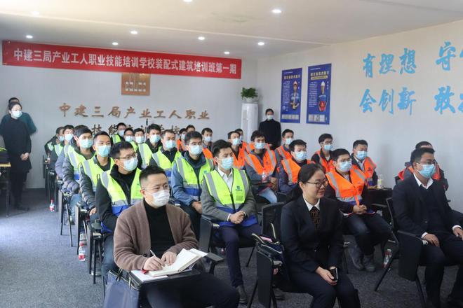 年轻人正在逃离工厂！宁可转型外卖小哥“中国制造”后继无人？(图14)