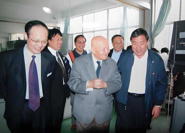从未涉及想过的道路：靠着一杆鱼竿中国把碳纤维做到世界第一！(图5)