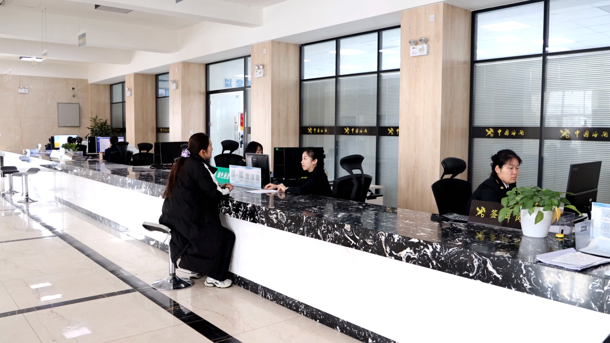 阿拉山口铁路口岸今年通行中欧（中亚）班列突破1000列(图2)